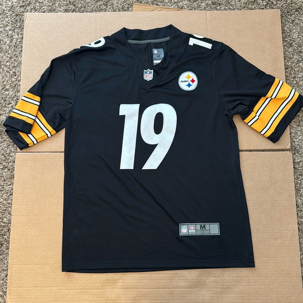Pittsburgh Steelers #19 JuJu Smith-Schuster on Field Stitched Jersey